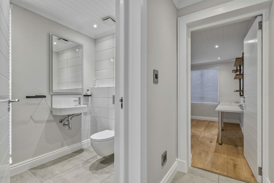 5 Bedroom Property for Sale in Southfield Western Cape